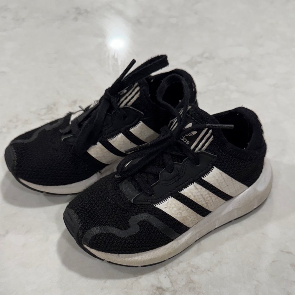 Adidas Toddler 10k Black and White Sneakers